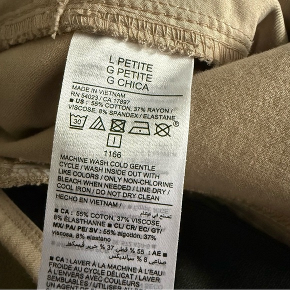 Old Navy Petite Pixie High Rise Wide Leg Cream Pants 32x28 Pull On - Picture 4 of 5